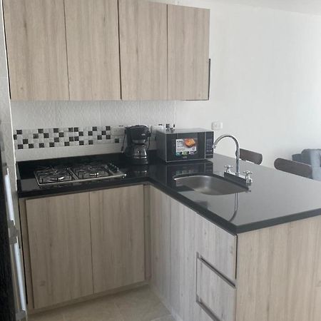 Apartaestudio Amoblado Con Excelente Ubicacion Apartment Pereira Bagian luar foto
