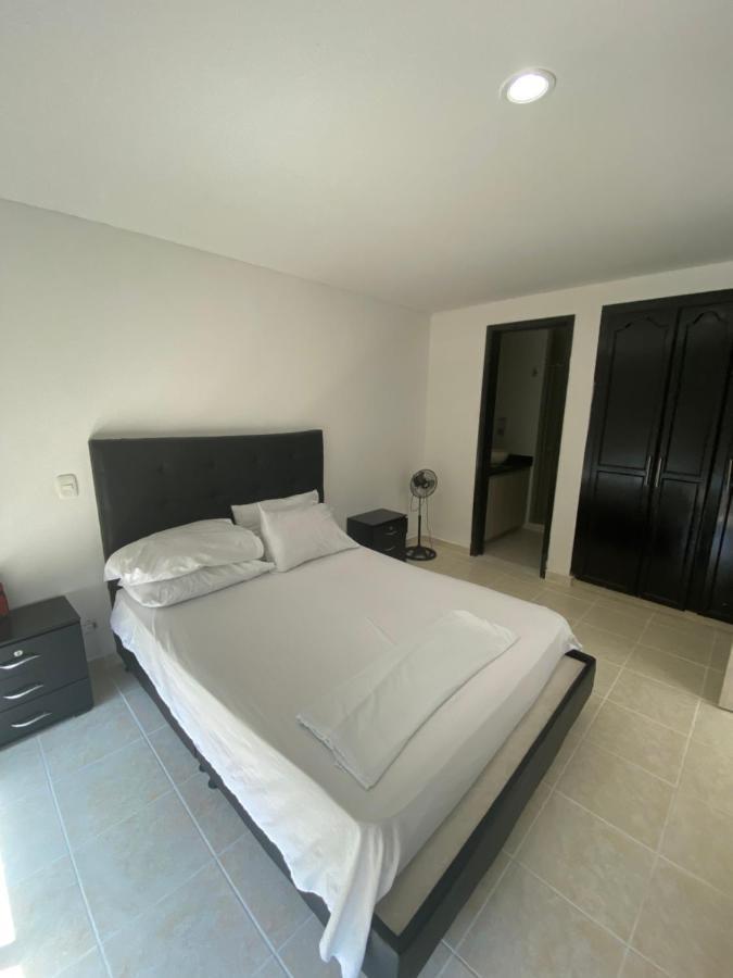 Apartaestudio Amoblado Con Excelente Ubicacion Apartment Pereira Bagian luar foto