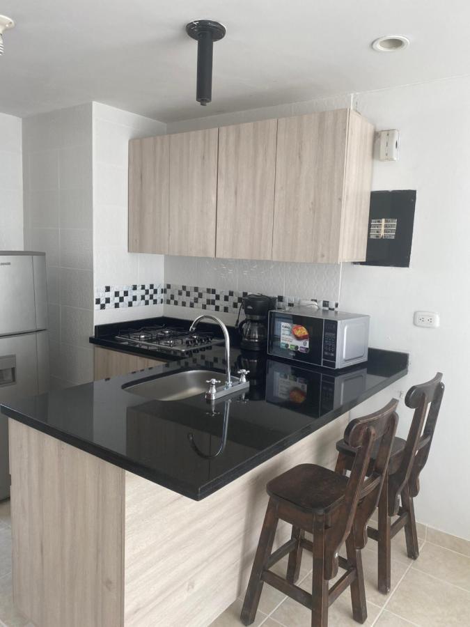 Apartaestudio Amoblado Con Excelente Ubicacion Apartment Pereira Bagian luar foto